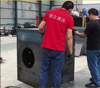 大型液壓站 國立液壓，為機(jī)械企業(yè)提供動力